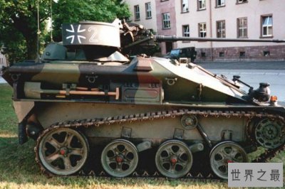 ​世界上最小的坦克，仅2.75吨重