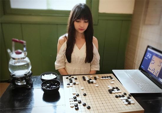 体坛女神之棋坛第一美女黑嘉嘉！