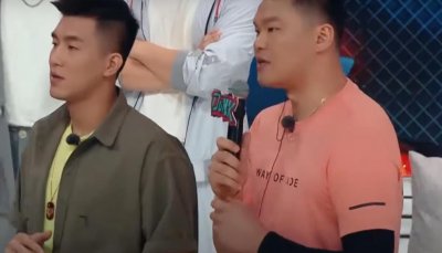 ​真是职业选手？李春江儿子被街球手教育，全程对位都被吊打